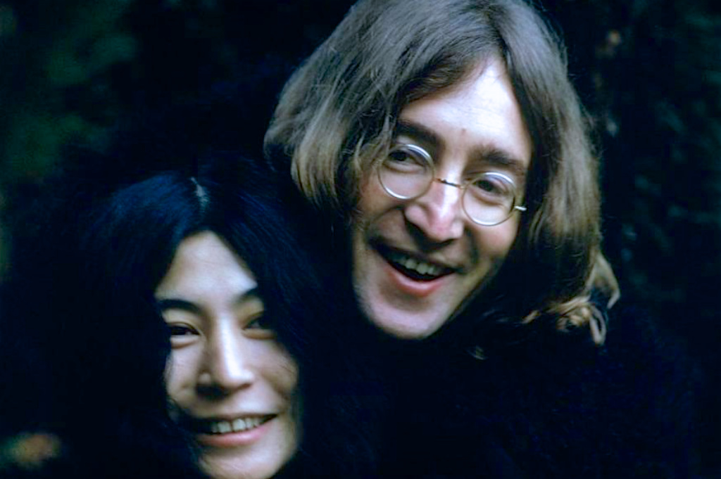 老照片约翰列侬和女友小野洋子1968年12月