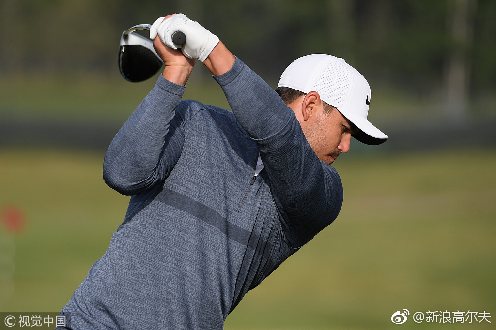 练习日,一起来看巨星们的上杆姿势哪一款是你的菜?_新浪看点