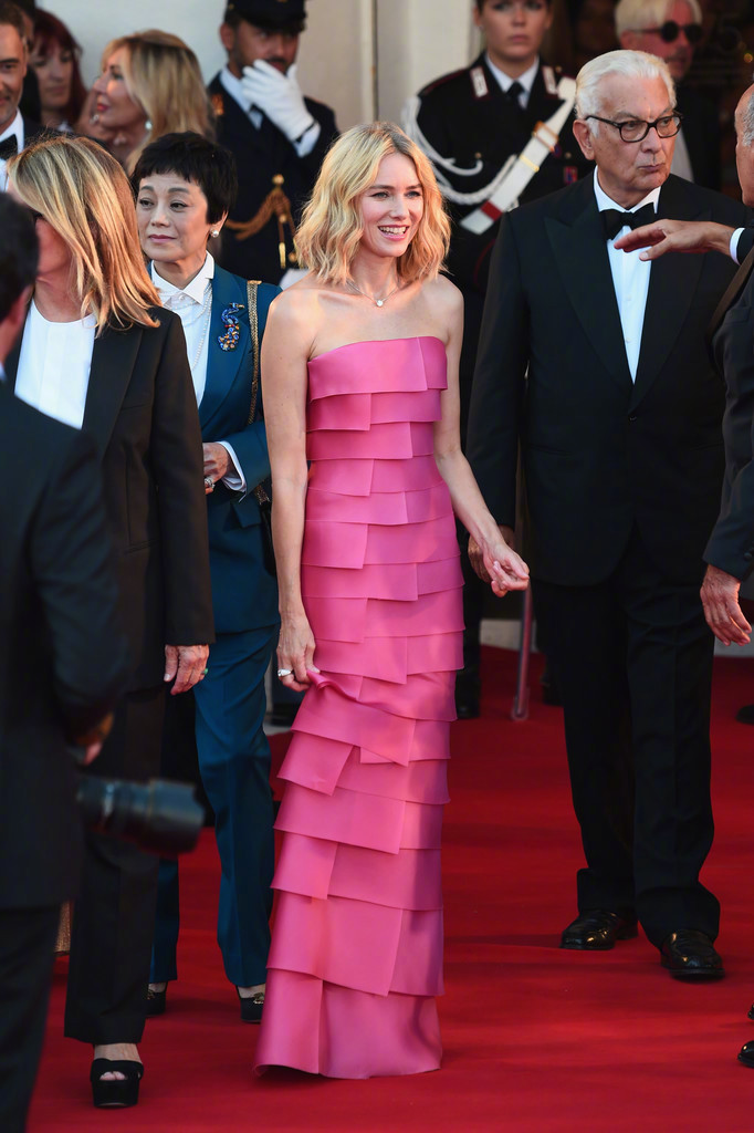 娜奥米·沃茨naomi watts 身穿armani privé 2018秋冬高级定制礼服