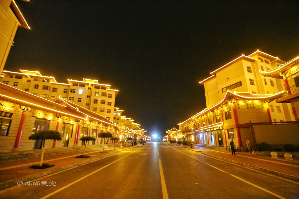 龙湖,无量山,县城入口,中心街等水景和亮化的实施,夜游黄龙成为省际