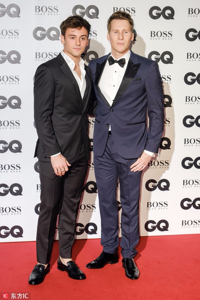 英国跳水名将戴利和他老公大方亮相