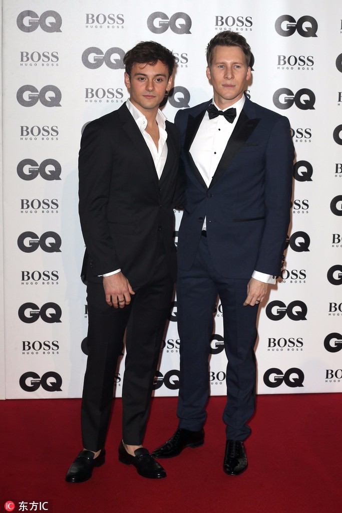 英国跳水名将戴利和他老公大方亮相