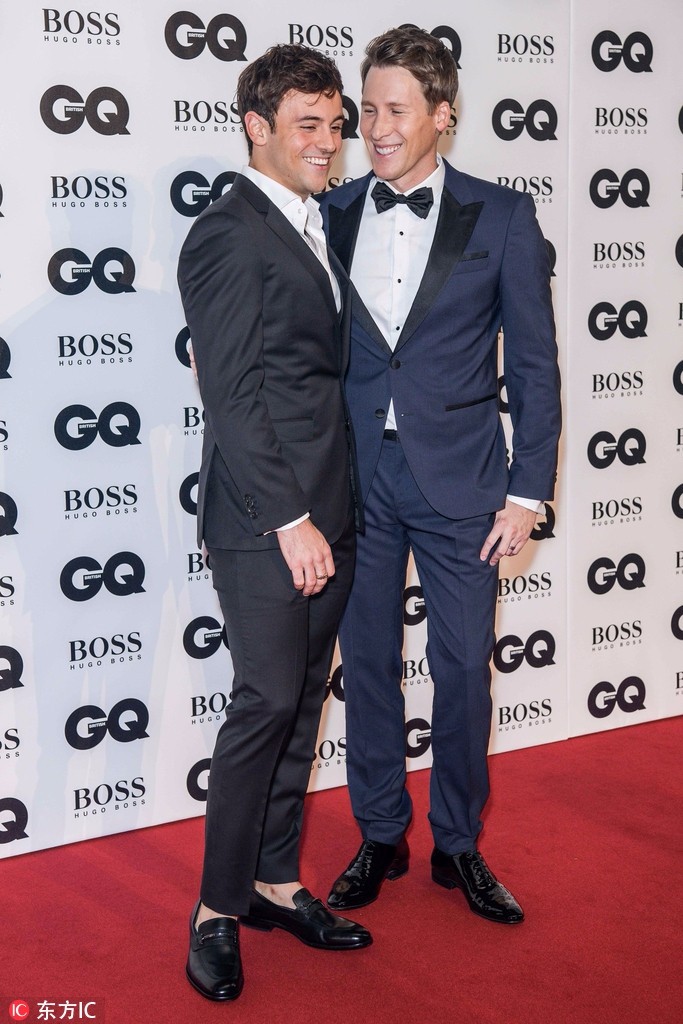 英国跳水名将戴利和他老公大方亮相