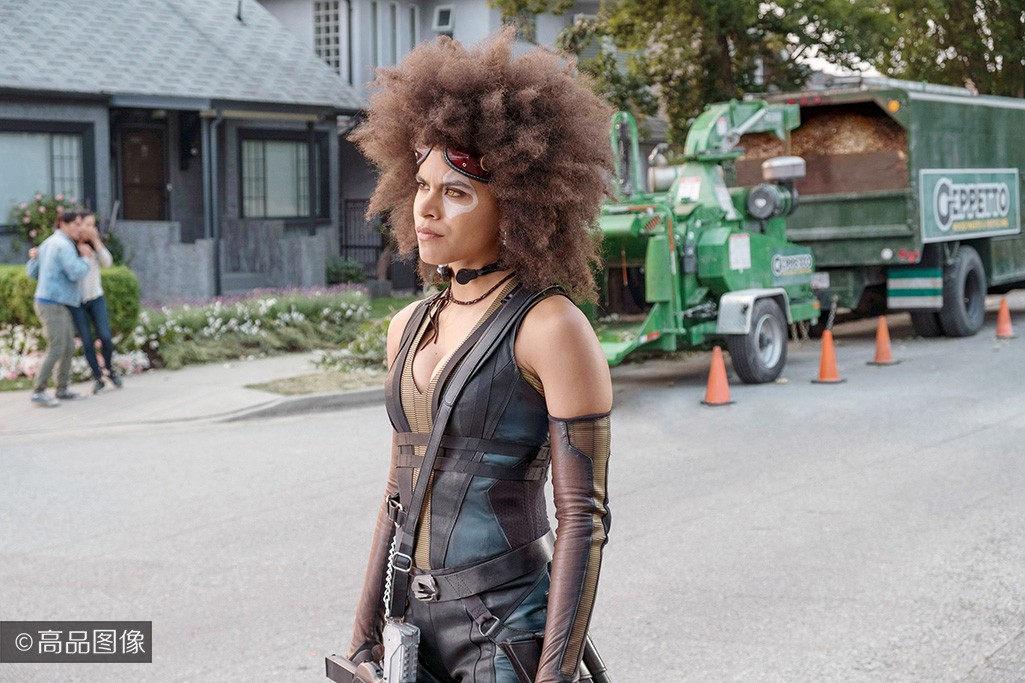 死侍2剧照抢先看又萌又贱又污的话痨英雄回来了