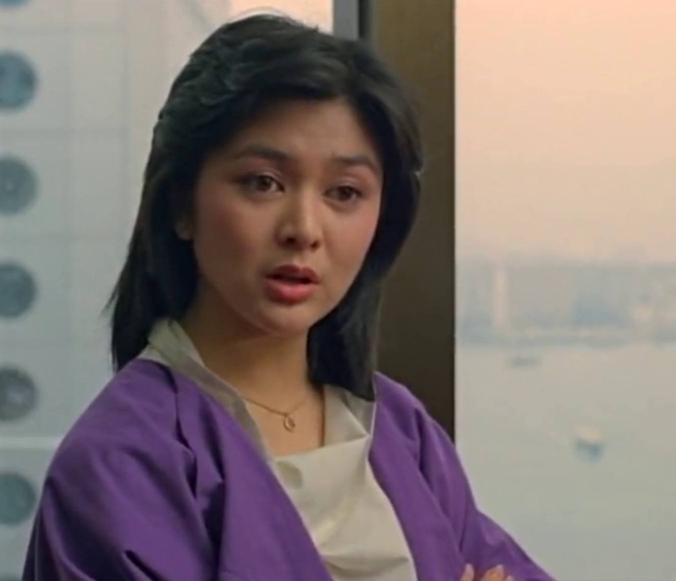 关之琳在这部电影中的形象美艳清秀,喜欢她吗?