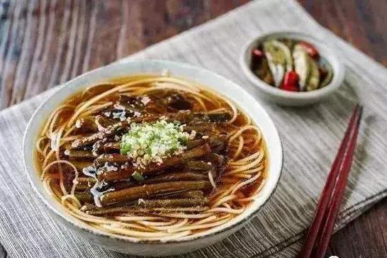 上海的这些面浇头非常有讲究,吃了这些非常过瘾!