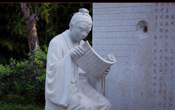 他在当宰相之后,被封了安乐侯,当时的侯爵是可以分封一定的土地的.