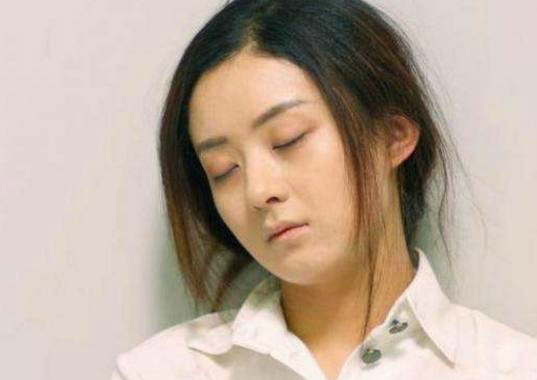 当女星睡着时,刘亦菲最美,范冰冰机智,网友,看完心疼赵丽颖_新浪看点