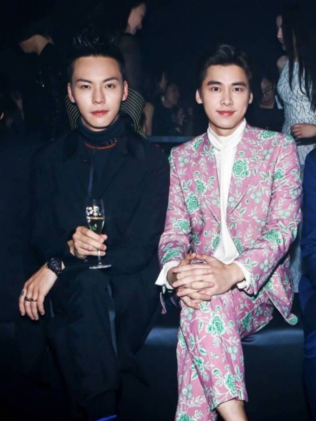 陈伟霆李易峰同框,一粉一黑,迷之cp感