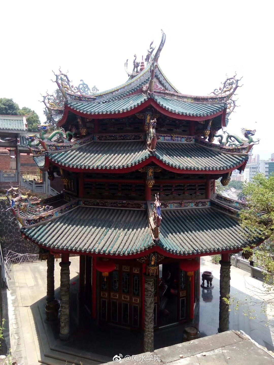 于福建龙岩市莲花山莲花寺参访.