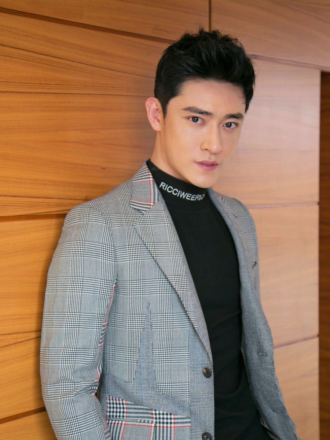 赵毅新亮相"金海鸥"影视周 获最in人气大奖