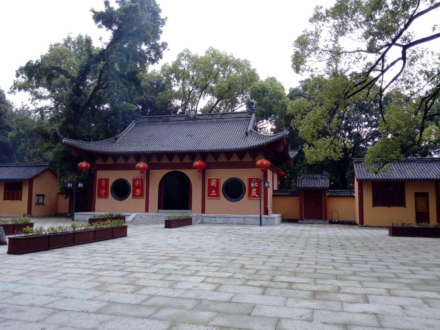 兰溪:古朴幽雅白露山