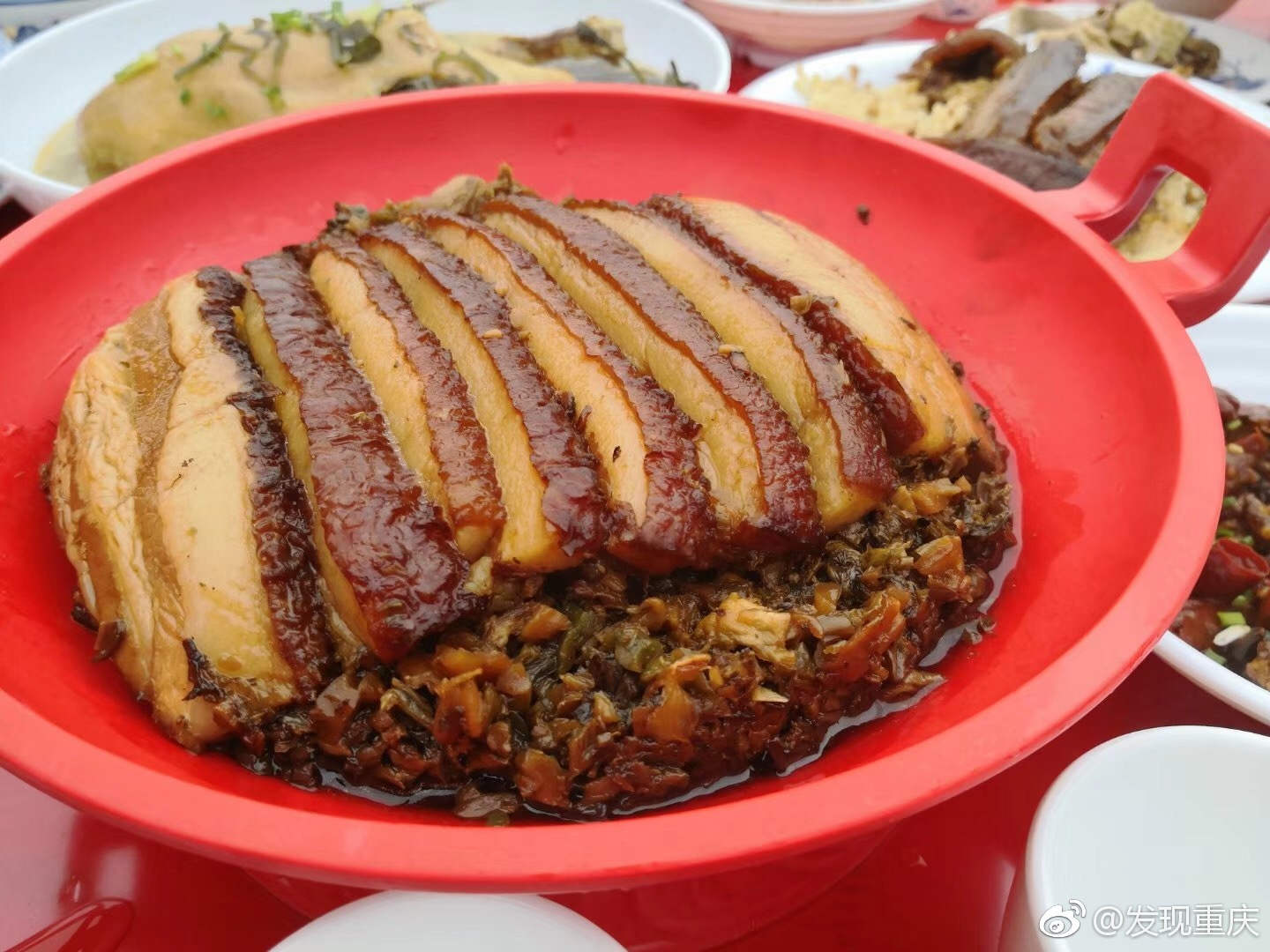 重庆巴南河街流水席