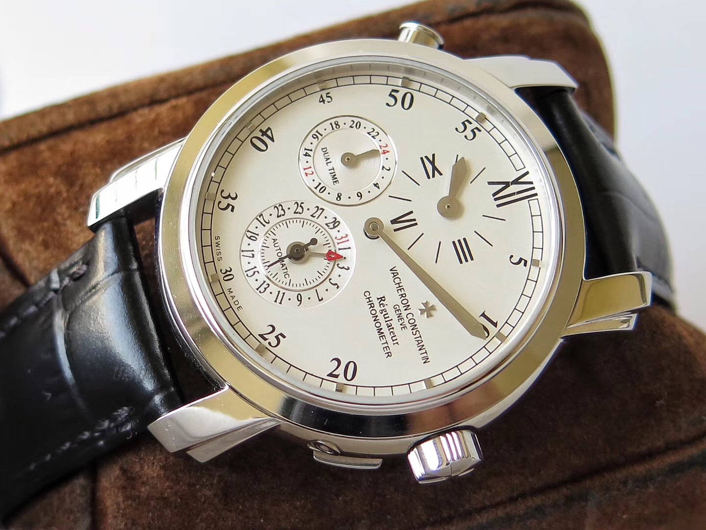 siri说表江诗丹顿马耳他系列42005两地时复刻腕表