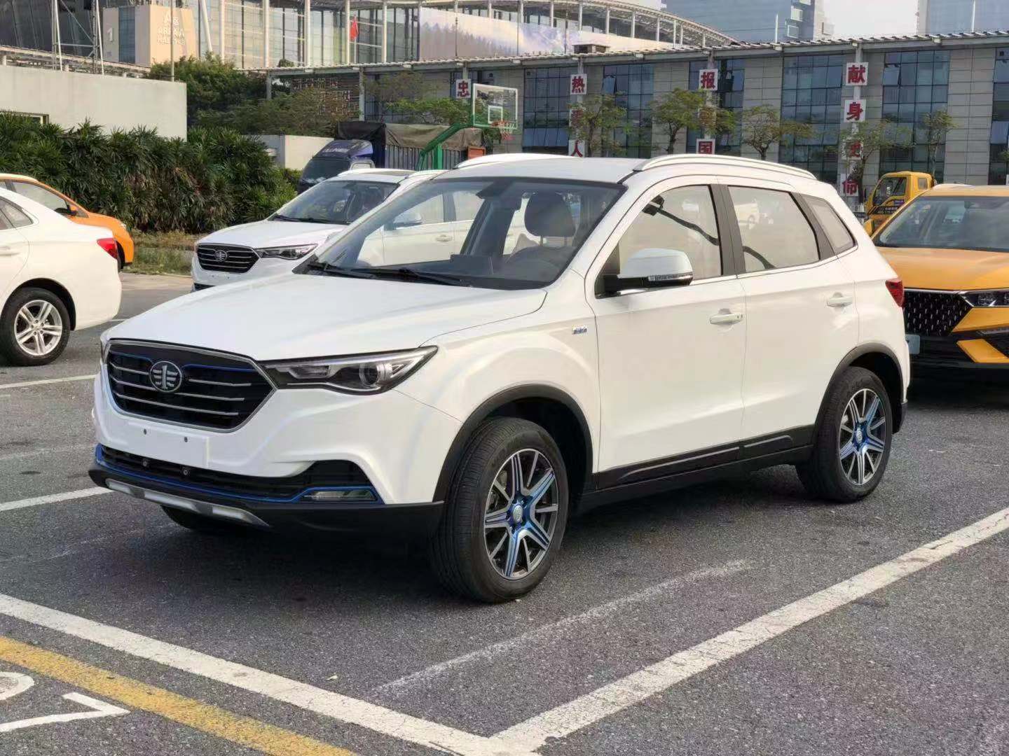 奔腾x40 ev400实车亮相车展 补贴后10.98万起售