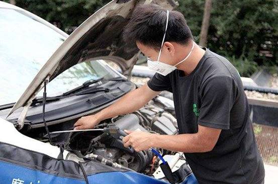 車上有異味4s店說要洗空調蒸發箱可行嗎?-新浪汽車