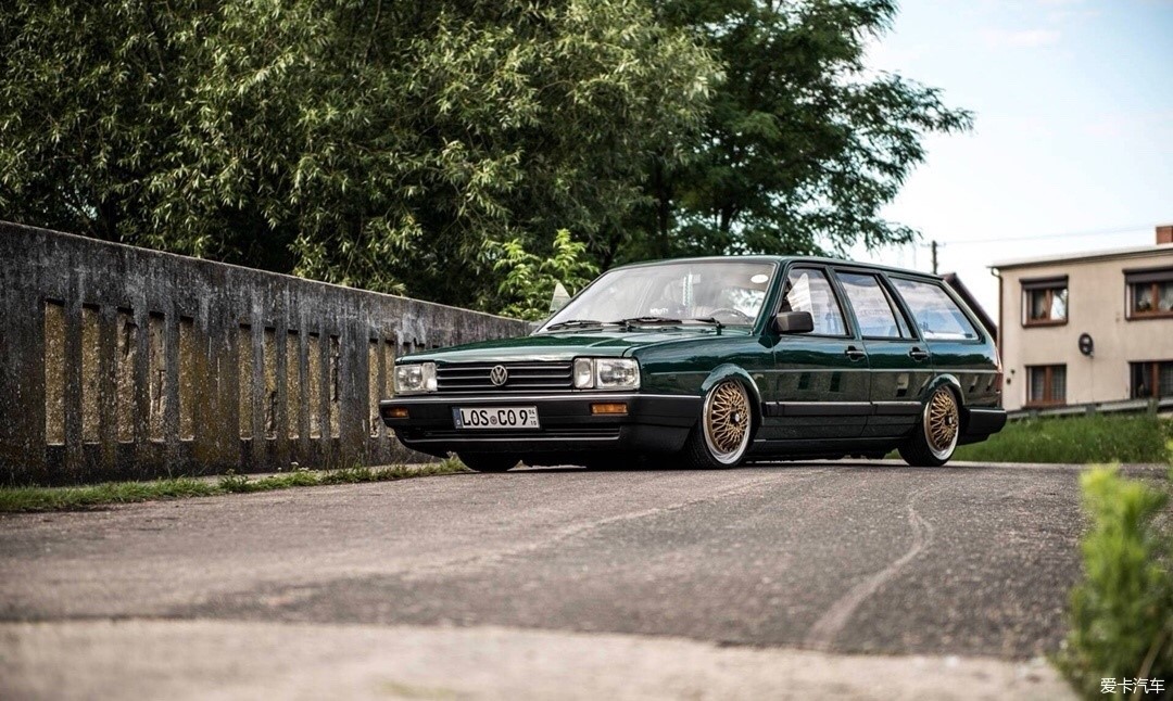 文艺和情怀的结合大众桑塔纳旅行低趴改装