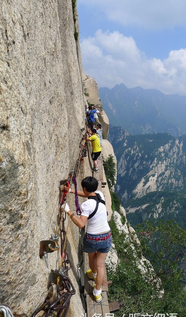 中国十大最吓人的玻璃栈道排行榜恐怖程度秒杀张家界的天门山