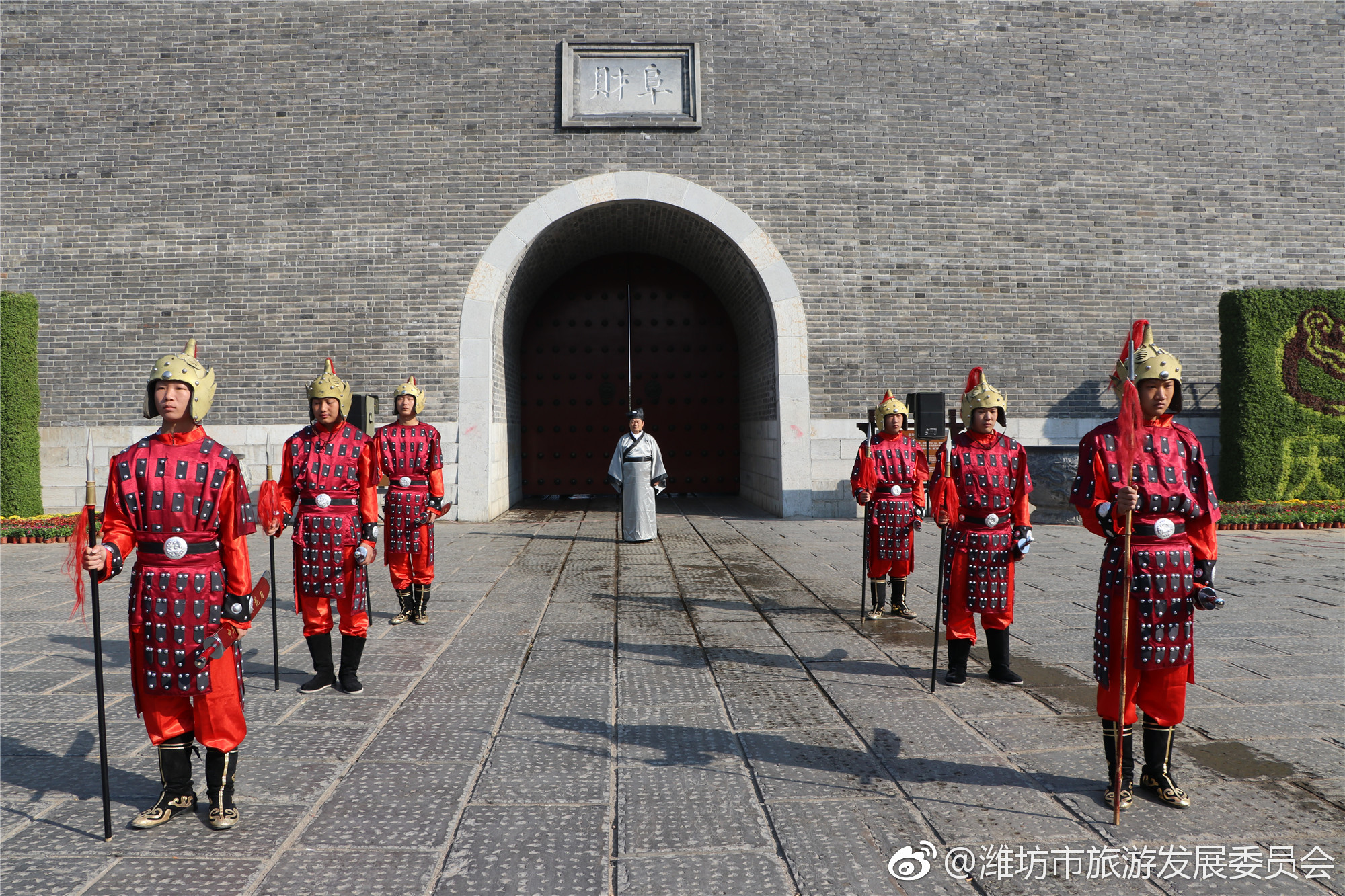 青州古城每天的开城门仪式|青州|古城|城门_新浪新闻