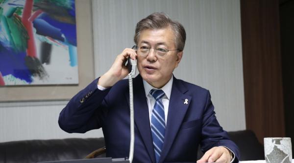 韩国前朴总统和现文总统那个日子好过呀?