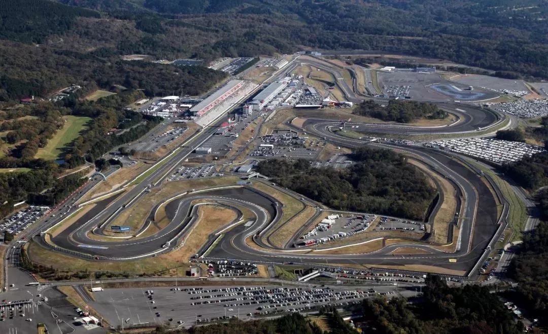 这款堪称领克的灵魂车型刷圈富士赛道背后的底气和野心何在