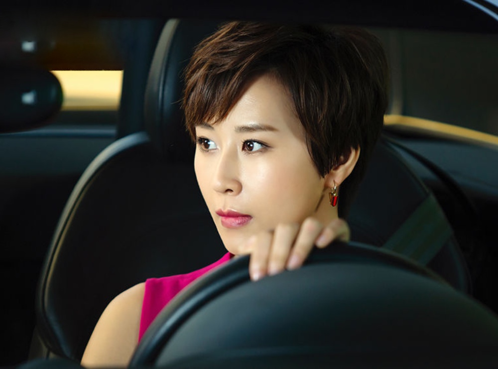 夏侯云姗在这部电影中眼神犀利还带着柔情,喜欢她吗?