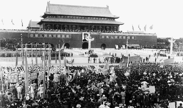 中国历史珍藏照,1949年天安门前的阅兵,最后一张很罕见