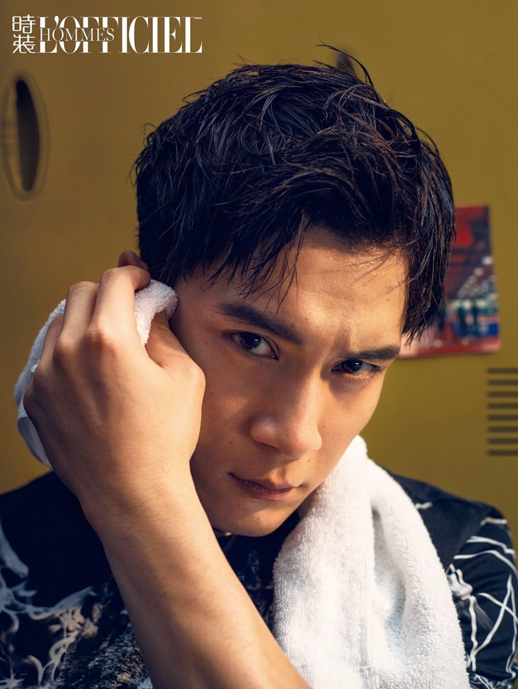 韩东君封面大片 玩味时髦尽显大男孩本色_新浪看点