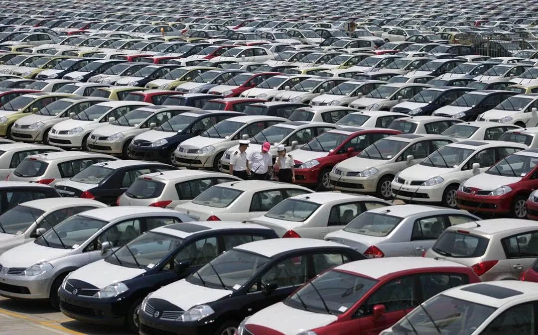 提车不懂这些,分分钟被4s店坑哭!库存车泡水车专门卖给你-新浪汽车