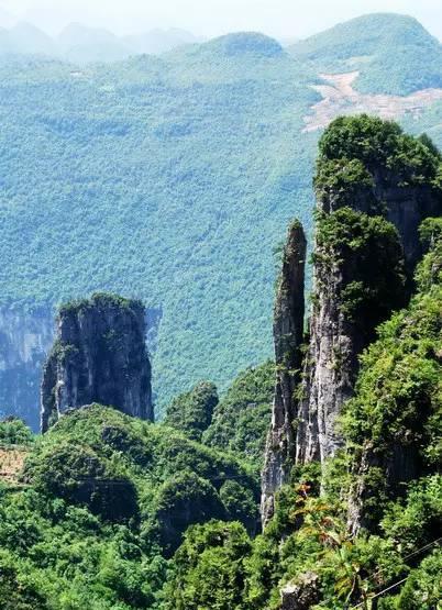 为"全国七大洗肺城市之一"的恩施,这里有众多的"天下奇观","人间绝景"