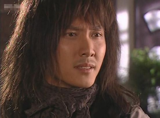 赵丽颖冯绍峰同时官宣结婚,一人评论130万,另一人仅20万