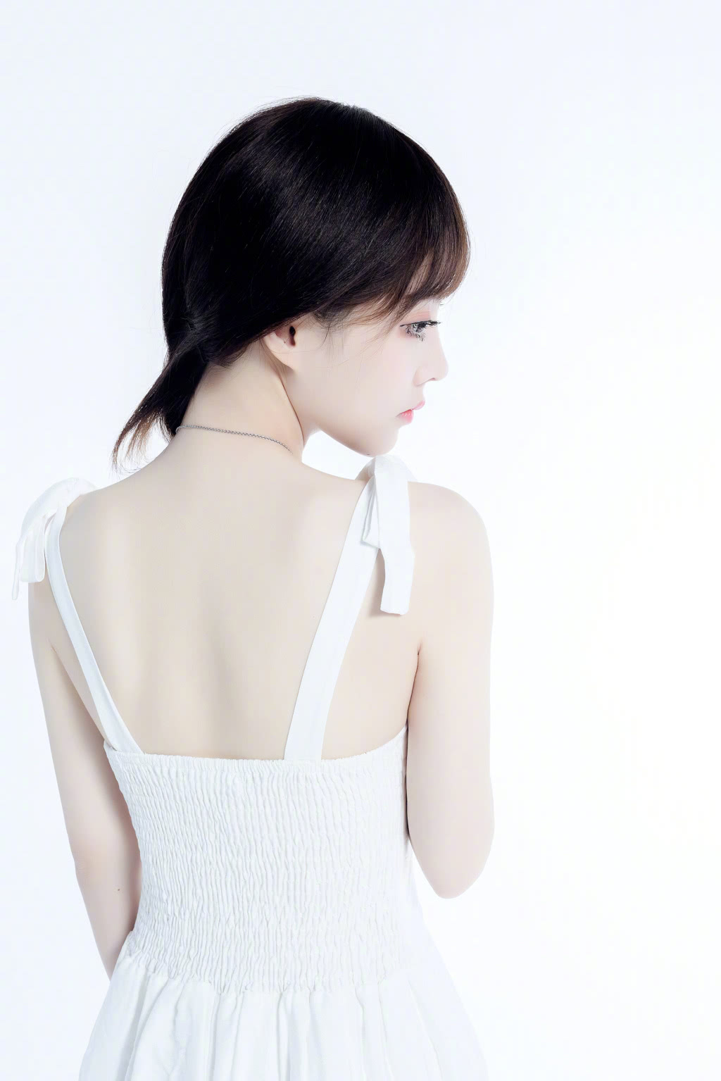 被吐槽一米五,可看到穿晚礼服后的她,网友:身材比例好才最重要