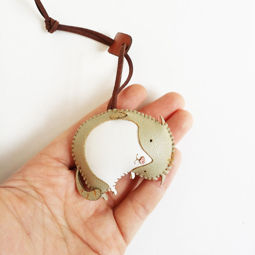 一眼就被萌到了,一组超萌的皮革小动物吊坠