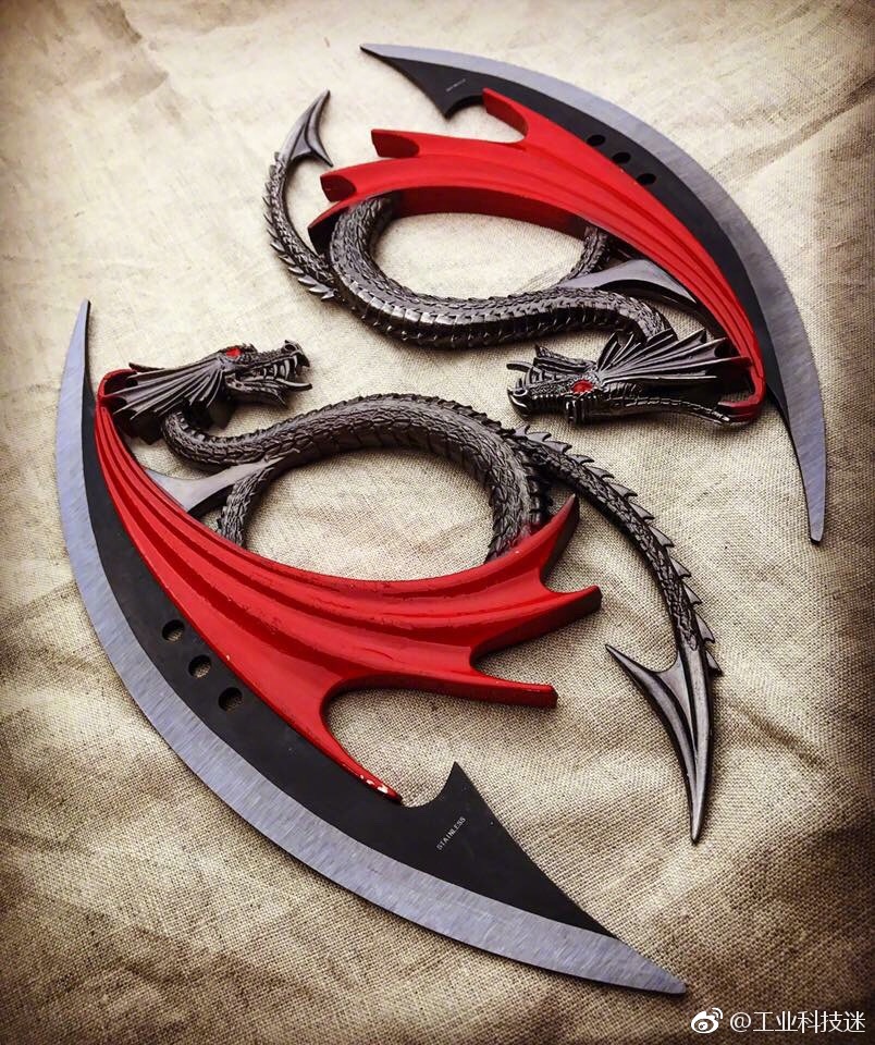 一组造型奇特一般只能在游戏中看到的冷兵器