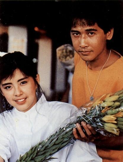 58岁齐秦近照,妻子漂亮一双儿女可爱,与酒吧女生的私生子曝光