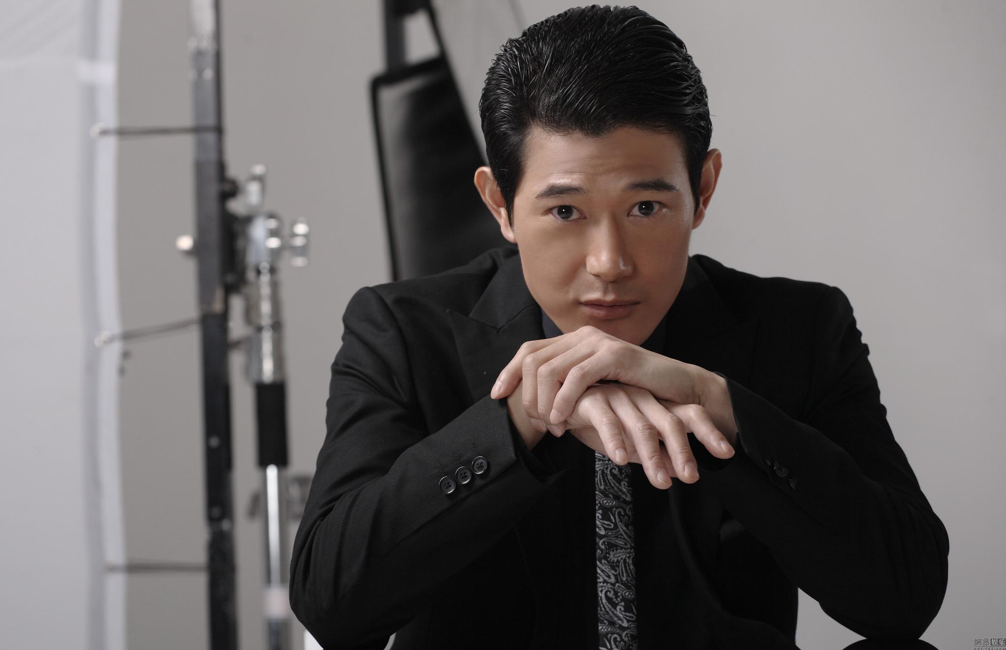 很好,中国人对他也非常尊敬,矢野浩二在中国发展的要比在日本发展的好