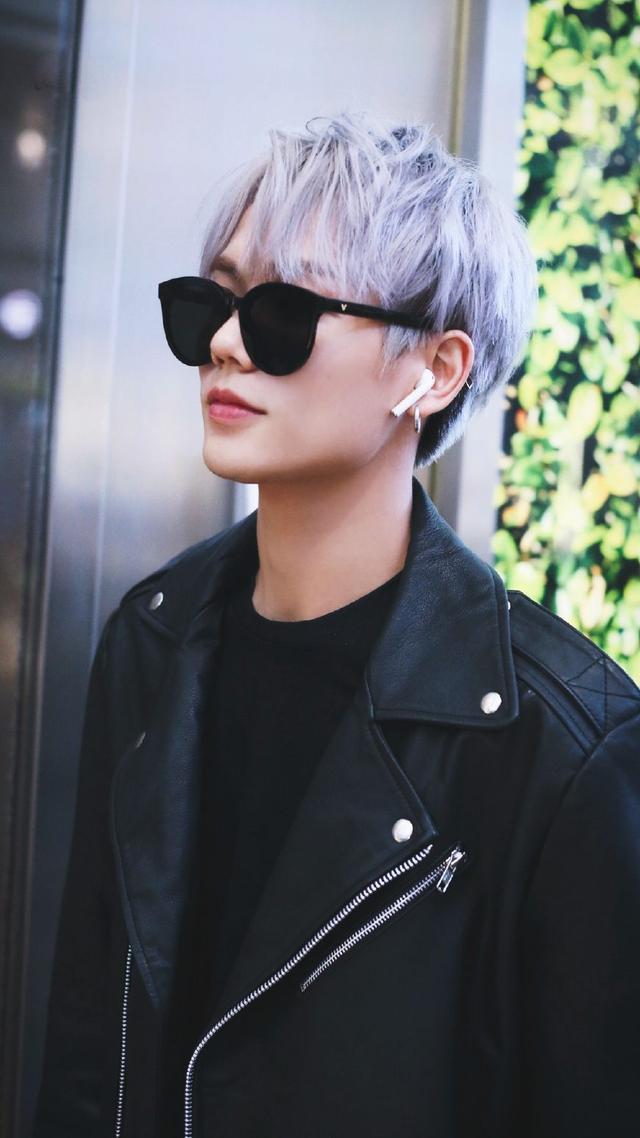 nine percent戴墨镜,蔡徐坤很大佬,朱正廷酷帅,范丞丞可爱