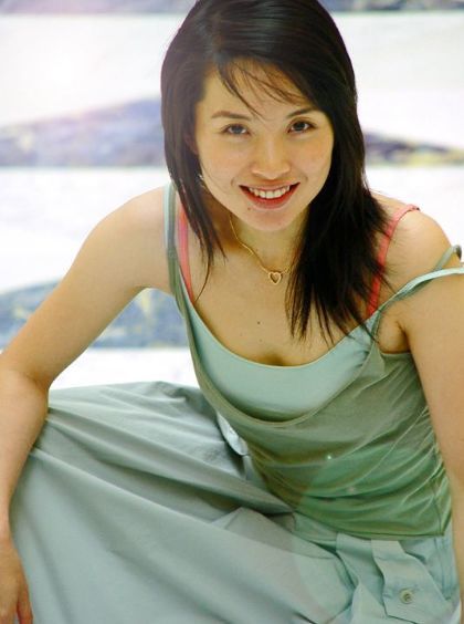 说到李佳,相信大家都知道李佳嫁给靳东之前,先是嫁给一个富豪,不过