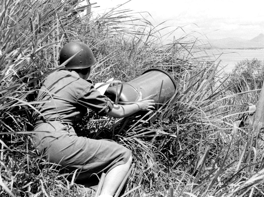 老照片 | 金门炮战,1958年.约翰·多米尼斯