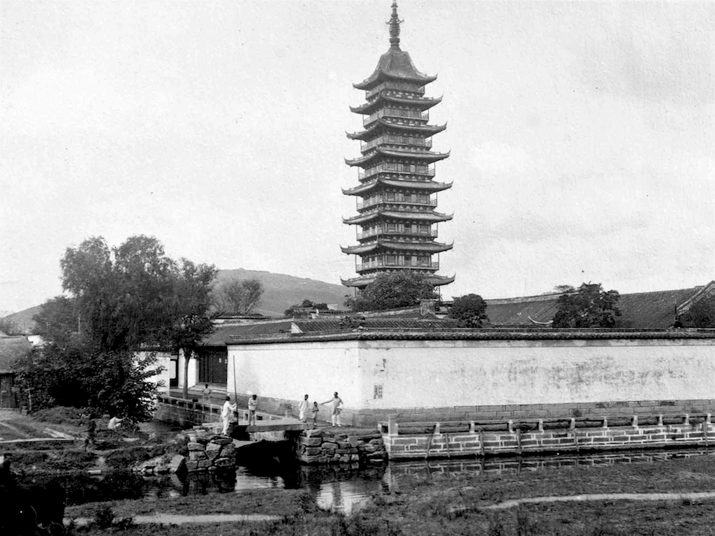 老照片外国游客八十年代地摊收集上海1921年