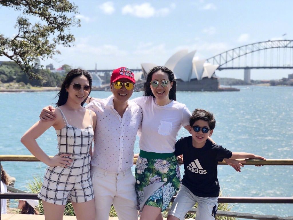 她们是星二代中的大长腿,胡军女儿16岁,吴尊女儿7岁!