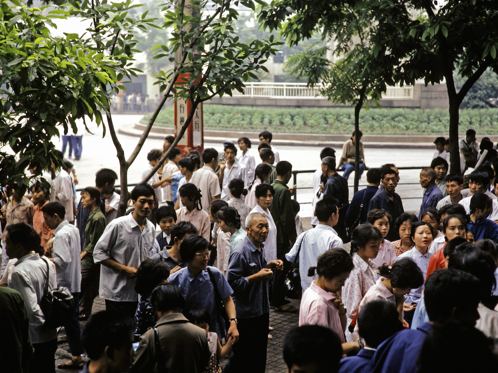 老照片:两江四岸绵延近百公里,重庆1980年