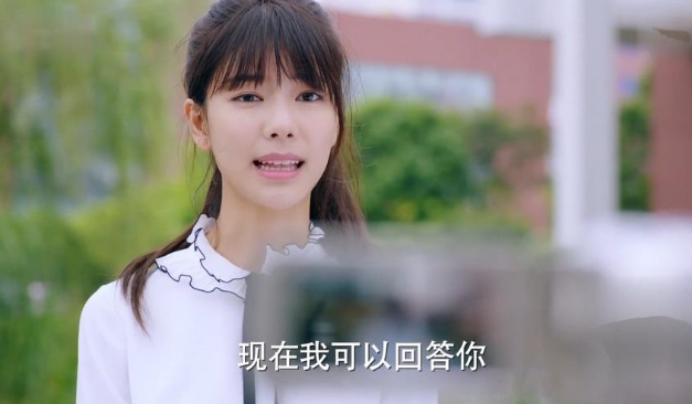 之后,辛瑞琪又出演了电视剧《浪花一朵朵》,在剧中,辛瑞琪饰演男主唐