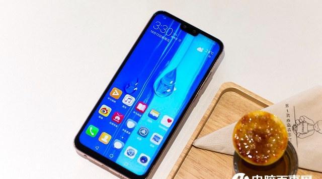 华为畅享9plus和荣耀8x全面对比差价100手机也玩马甲