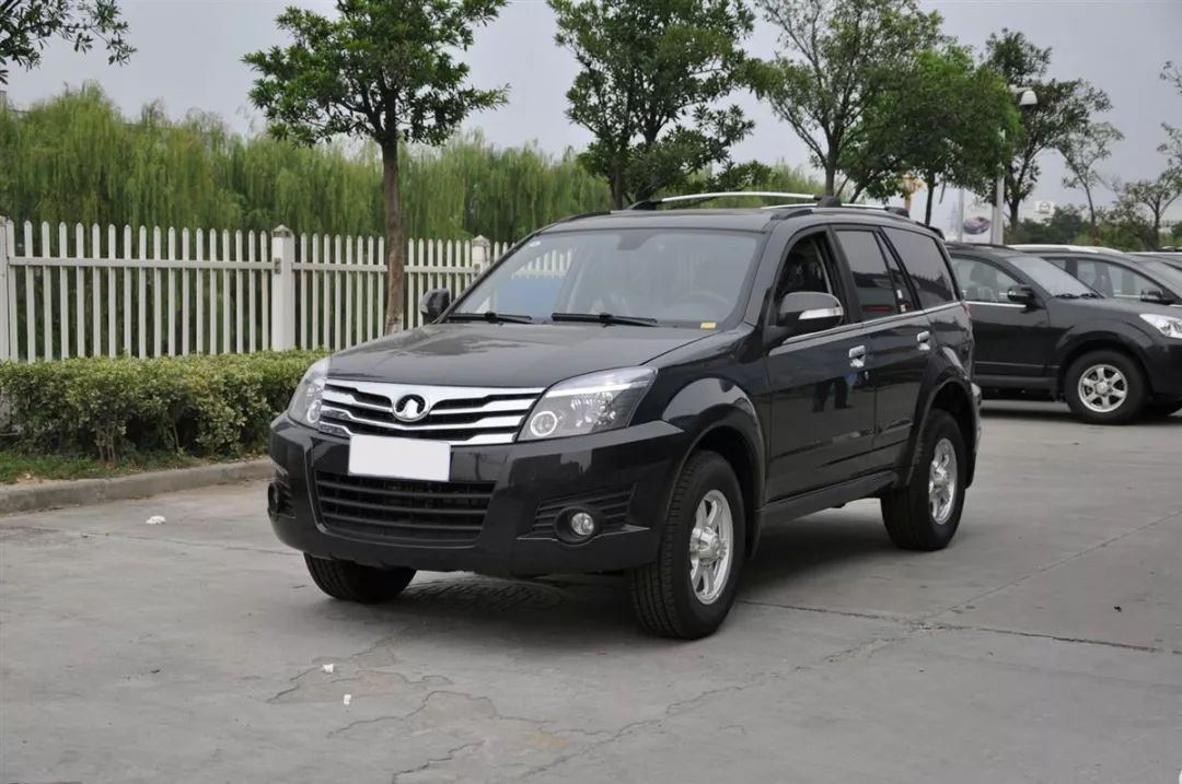 山寨丰田4runner的赛弗suv有着硬派狂野的外表,这也让这台车,深受当时