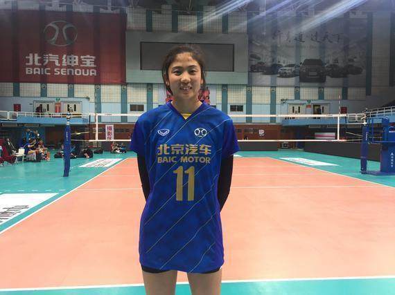 弹跳最好的当属北京女排挖角山东二传手的孙文静,孙文静身高1.