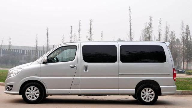 国产全新换标埃尔法, 车长达5.2米, 大9座, 14万