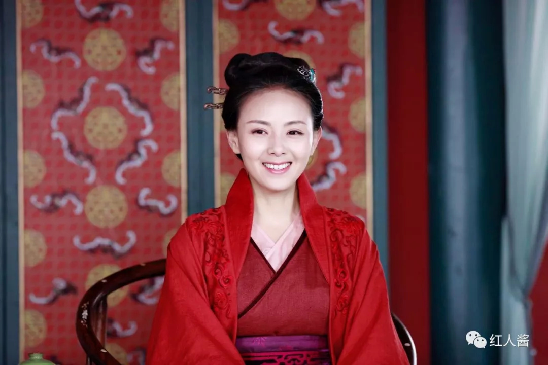 曹艳腹有诗书气自华岁月从不败美人