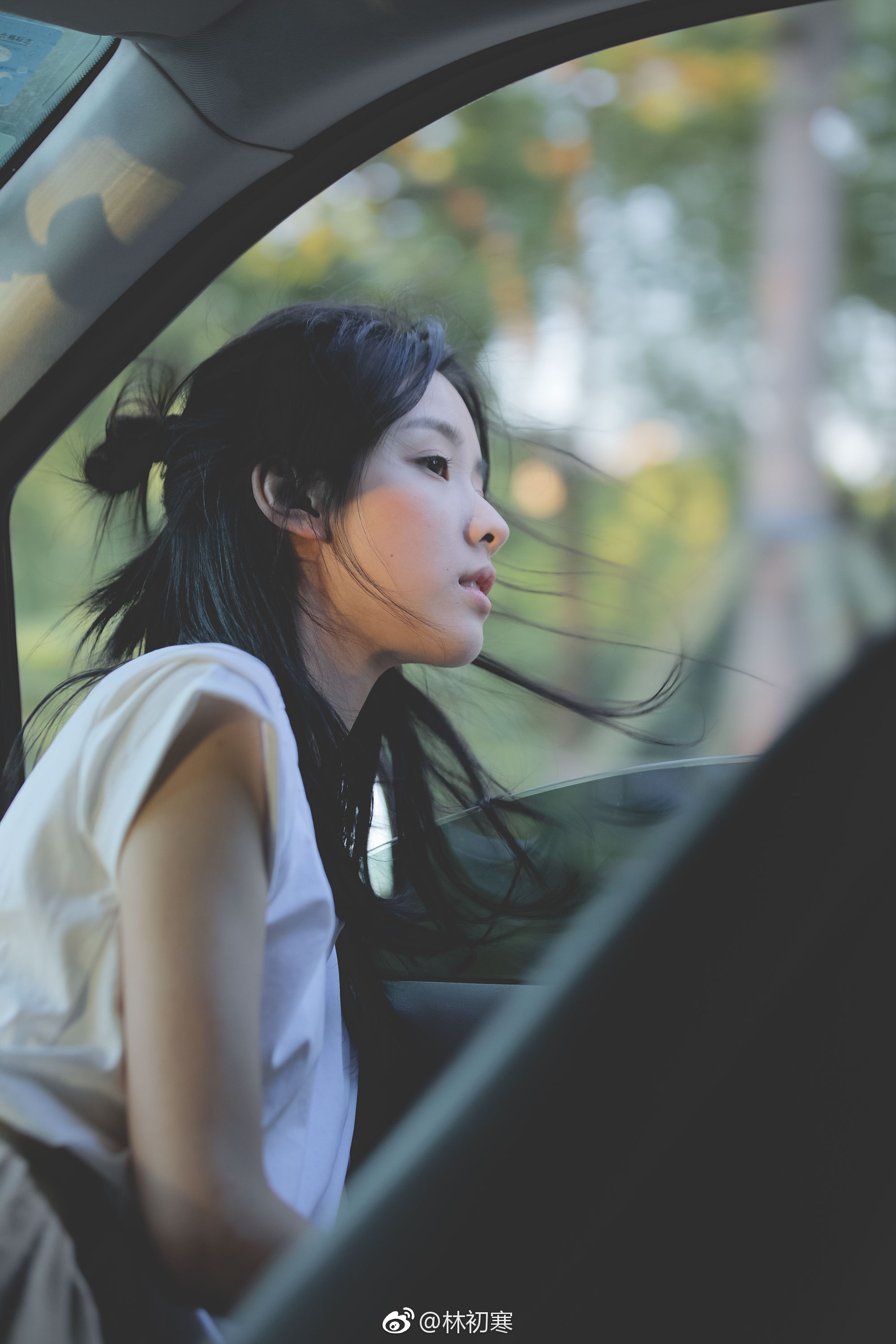 她吹着风陈都灵林初寒