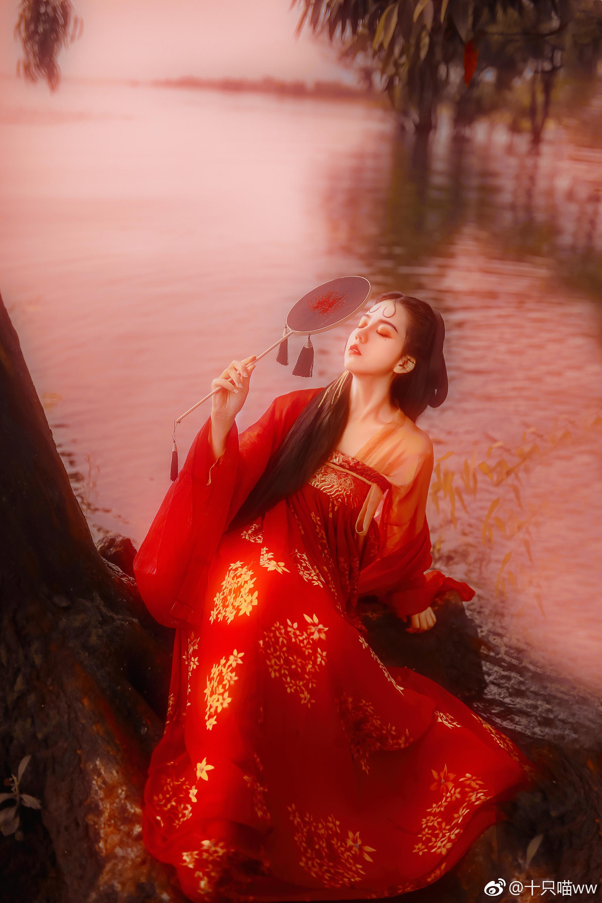 "缘是为了等他,方做了这孟婆